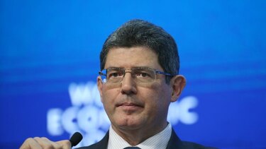 Ministro causa polémica por decir que Dilma Rousseff no siempre es eficaz