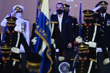 Nayib Bukele agradece al ejército de El Salvador por proteger al país de ‘enemigos internos y externos’