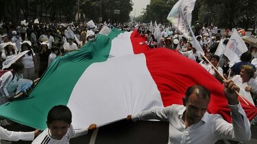 México: Miles de personas marchan a favor y en contra del matrimonio homosexual