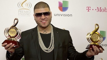 Farruko es acusado de esconder 52 mil dólares en zapatos y equipaje