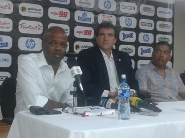 Fútbol: Jorge Dely Valdés es presentado por el Tauro