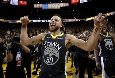 Curry, cauto mientras Barkley ataca a críticos de NBA en polémica con China