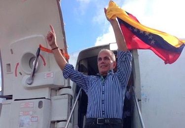 Casa por cárcel para excandidato presidencial y preso político venezolano Manuel Rosales