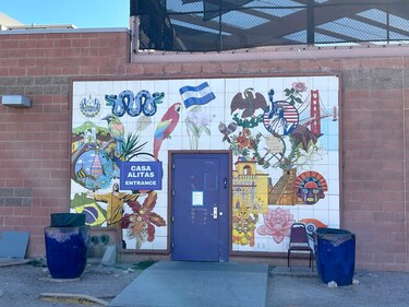 Comienza en Arizona el cierre de albergues para migrantes tras órdenes de Trump