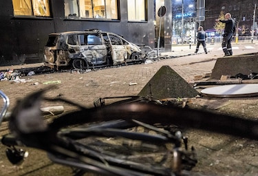 Disturbios en las protestas contra las restricciones por aumento de los casos de la Covid-19 en Holanda