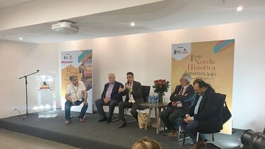 Narrar la historia a través de la literatura