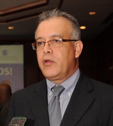 Investigan la desaparición de un médico cubano y su familia