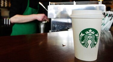 Una clienta demanda a Starbucks por $5 millones en Chicago