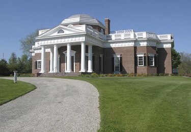 Subastan réplica de mansión de Thomas Jefferson