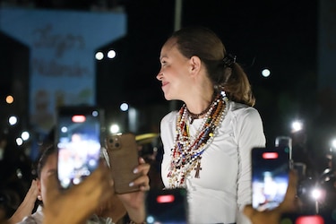 Una multitud recibe a María Corina Machado tras su regreso a Venezuela