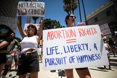 El Tribunal Supremo se inclina hacia no restringir el uso de la píldora abortiva en Estados Unidos