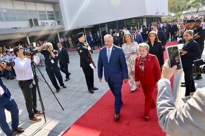 Presidenta de la Corte reaparece en la Asamblea en medio de la polémica por la jubilación especial