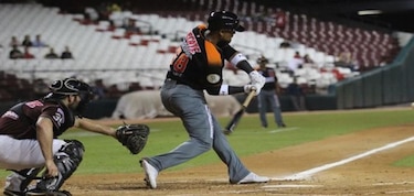 Allen Córdoba y Johan Camargo debutan con fuerza en ligas invernales