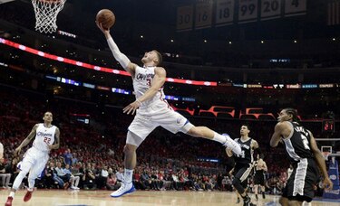Clippers le pegan al campeón
