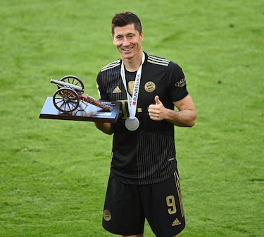 Lewandowski bate el récord de goles de Gerd Muller en cierre de la Bundesliga