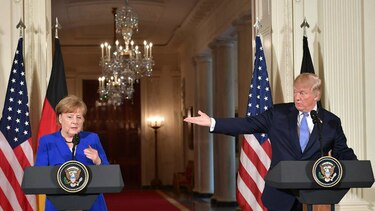 Donald Trump y Ángela Merkel buscaron aproximar diferencias sobre comercio, OTAN e Irán