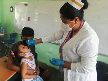 ‘Alerta roja’ por caída en vacunación infantil en el mundo, advierten Unicef y OMS