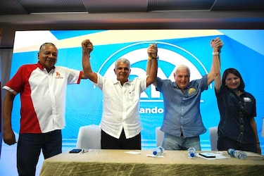 Martinelli promete llevar su candidatura hasta el final y escoge a Mulino como el reemplazo de Marta 