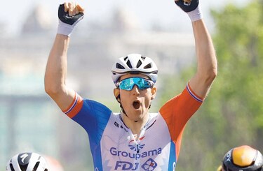 Démare triunfa en esprint y López no cede el liderato del Giro