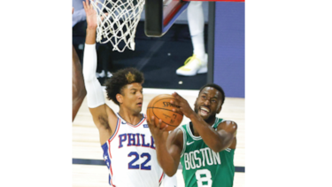 Los Celtics ganan y avanzan