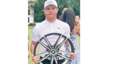 Gana torneo profesional de golf