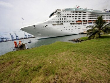 Panamá se consolida como centro de cruceros con el Monarch de Pullmantur