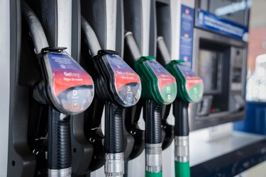 El petróleo de Texas se dispara un 12% y llega a los 101 dólares el barril