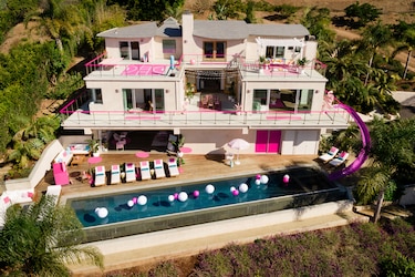 La Casa de los Sueños de Barbie y Ken, un espacio surrealista entre las montañas de Malibú