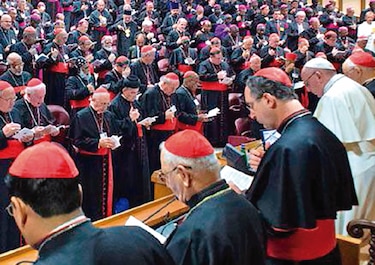Vaticano hará consulta a fieles