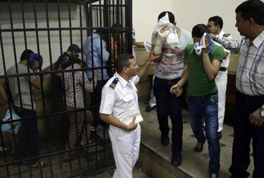 Egipto condena a ocho personas a tres años de prisión por participar en boda gay