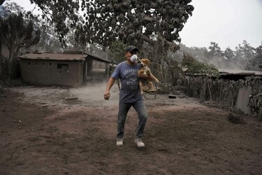 Desolación en poblado guatemalteco arrasado por la furia de un volcán