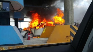 Se incendia vehículo en el corredor Sur