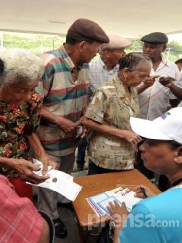 Inscripciones a 100 a los 70 van en aumento, reconoce Ferrufino