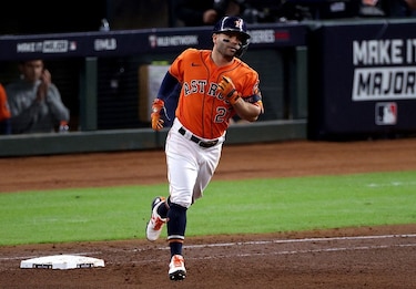 Astros vencen 7-2 a Bravos y empatan la Serie Mundial a un triunfo por bando