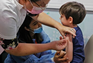 Regulador europeo aprueba vacuna anticovid Moderna para niños a partir de 6 años