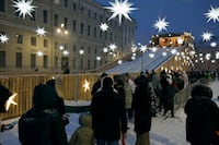 Así se ilumina el mundo para recibir la Navidad