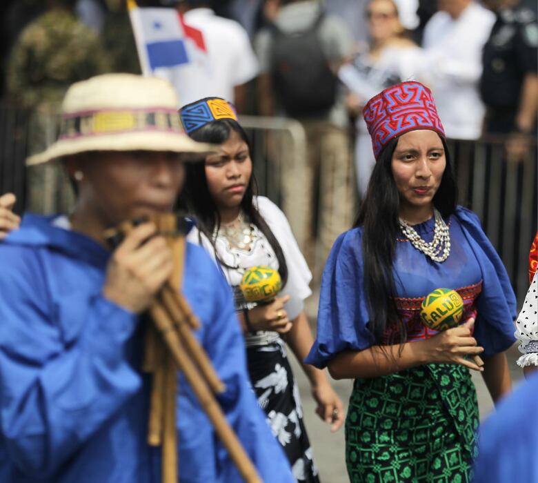 Desfiles del 5 de noviembre en Colón se desarrollan según lo programado
