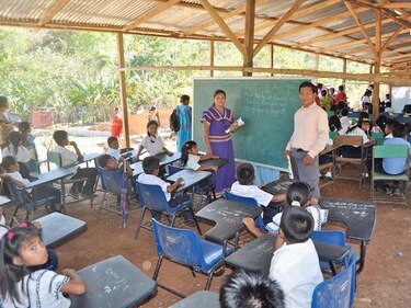 Alumnos todavía  toman clases en   escuelas rancho