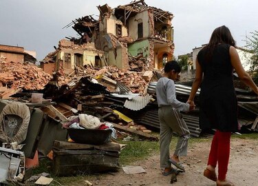 Gobierno asegura que reconstruirá en dos años los edificios destruidos