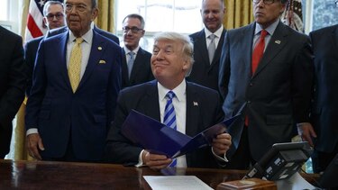 Estados Unidos autoriza oleoducto Keystone XL