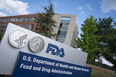 FDA aprueba dosis de refuerzo y mezcla de vacunas anticovid
