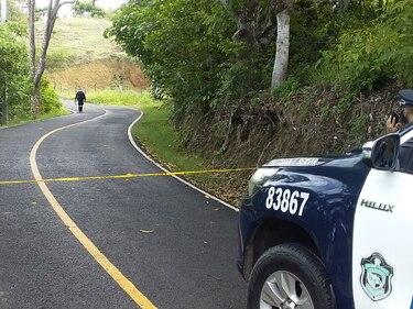 Investigan hallazgo de una persona sin vida a orillas de una carretera en Macaracas