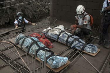 Desolación en poblado guatemalteco arrasado por la furia de un volcán