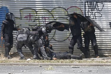 Manifestación en la avenida Balboa deja enfrentamientos y un policía herido