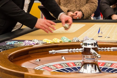 Panameños arriesgan $2,515 millones en juegos de azar; apuestas ganan terreno