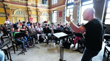 Jóvenes se concentran en campamento de música clásica