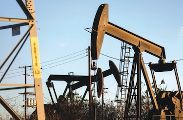 El petróleo se consolida tras los máximos de la semana anterior