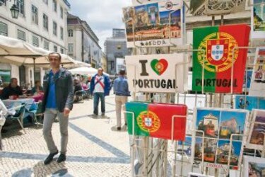 Portugal mejora, pero sigue en rojo