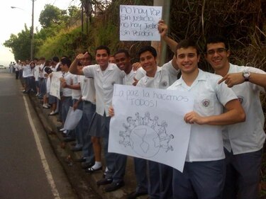 Jóvenes de La Salle piden por la paz