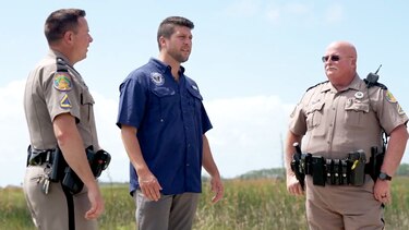 “Si salen, no les espera mucho más que caimanes y pitones”: el polémico centro de detención para migrantes que EE.UU. construye en Miami